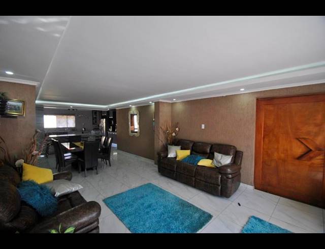5 BEDROOM HOUSE FOR SALE IN EDEN PARK